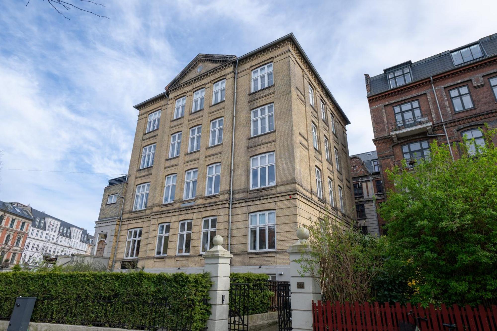 Unique 3 Bedroom Apartment In Vibrant Frederiksberg Kopenhagen Buitenkant foto